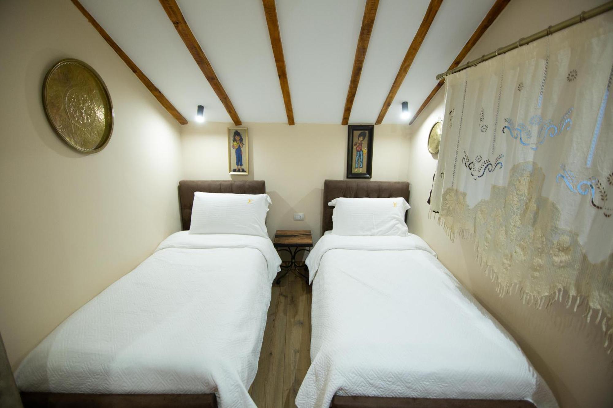 Vila Eden Boutique Hotel Korce Phòng bức ảnh